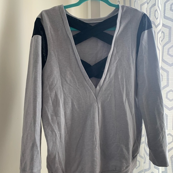 The North Face Training Long-Sleeve SMALL GREY - Picture 2 of 5